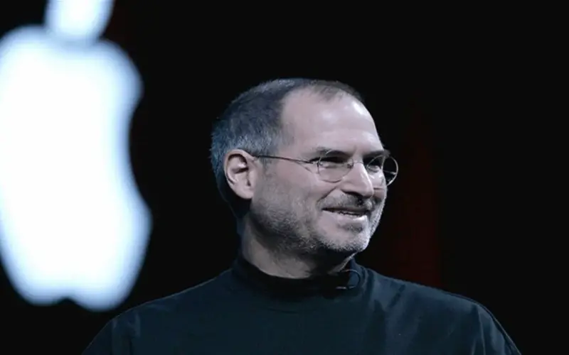 إصدار هاتف آيفون فاخر يحمل توقيع وإرث ستيف جوبز